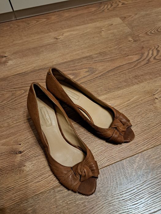 Шкіряні туфлі Massimo Dutti