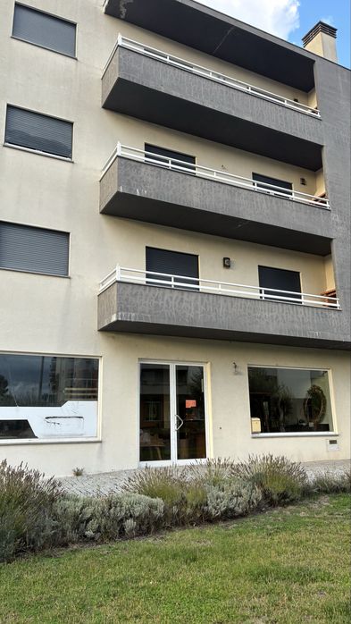 T3 | 120 m² | Garagem 40 m² | Varanda c/ Churrasqueira | Elevador | Moimenta da Beira