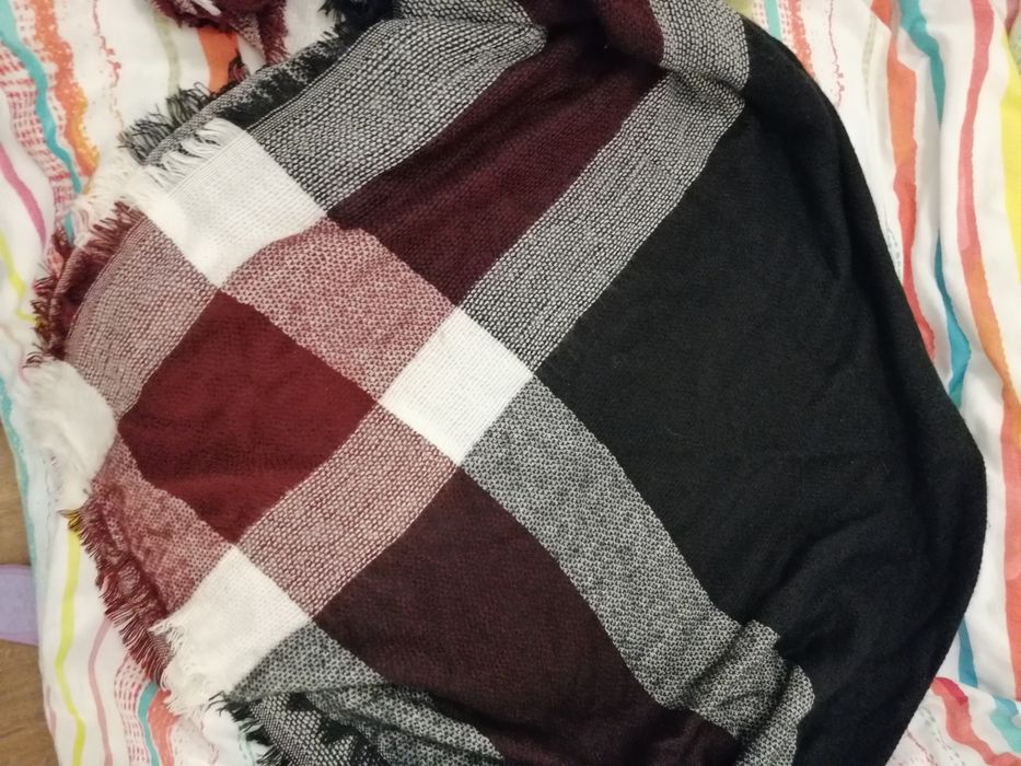 Chusta 135 cm, bardzo duża