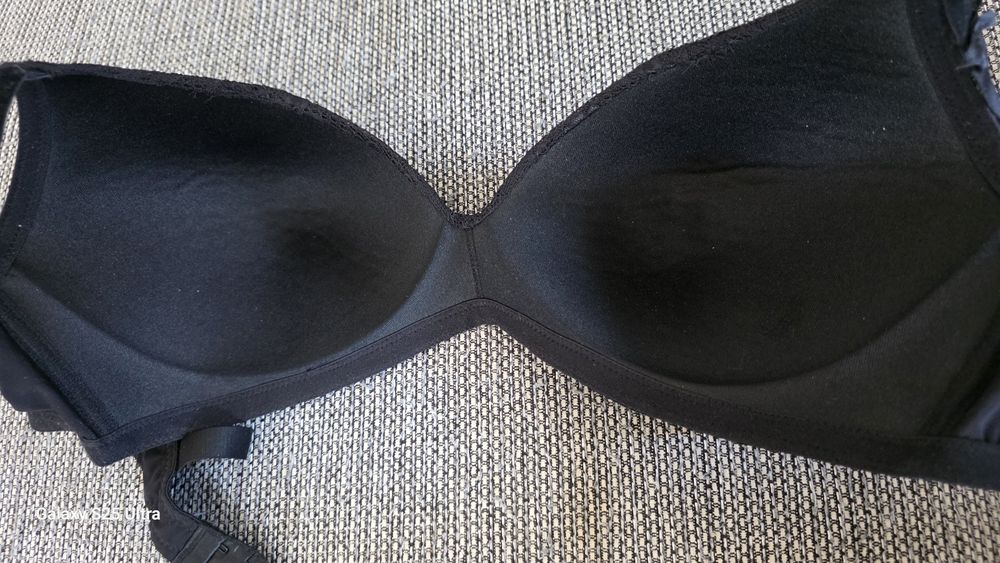 Biustonosz czarny w kropki z koronką 80C usztywniany stan BDB