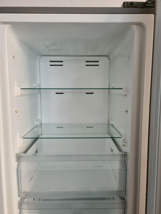 Arca congeladora vertical sem gás