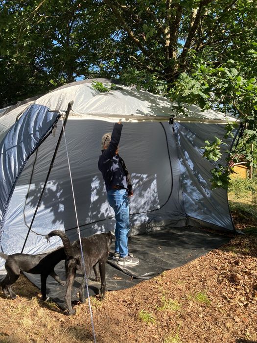 Carefree camping with a Bustent