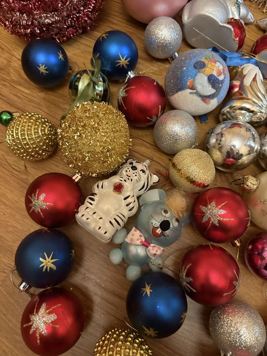 Новорічні іграшки одним лотом