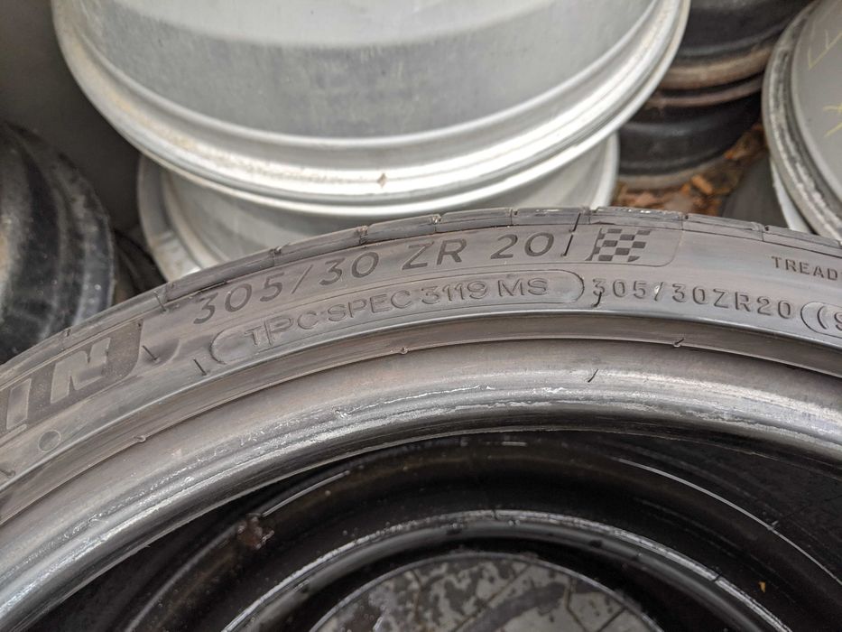 305/30 ZR20 Michelin Pilot Sport All Season 4ZP