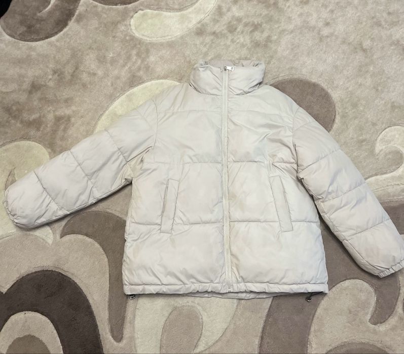 куртка, стильна й універсальна. Легка, м'яка на дотик