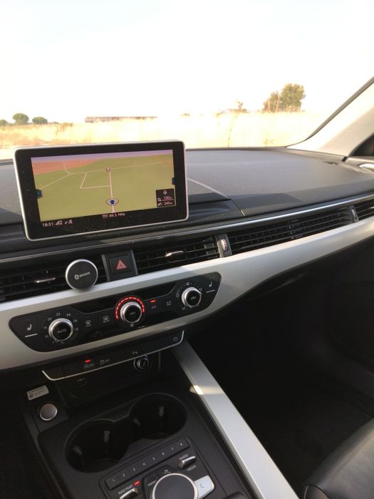 AUDI A4 AVANT S-tronic