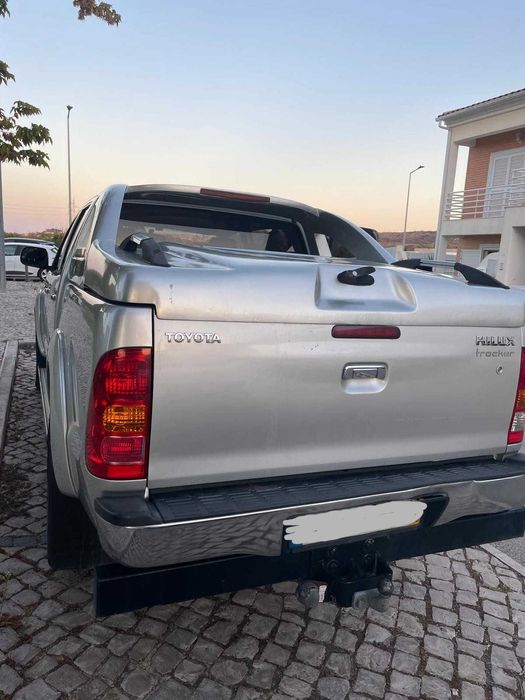 Toyota Hillux Tracker