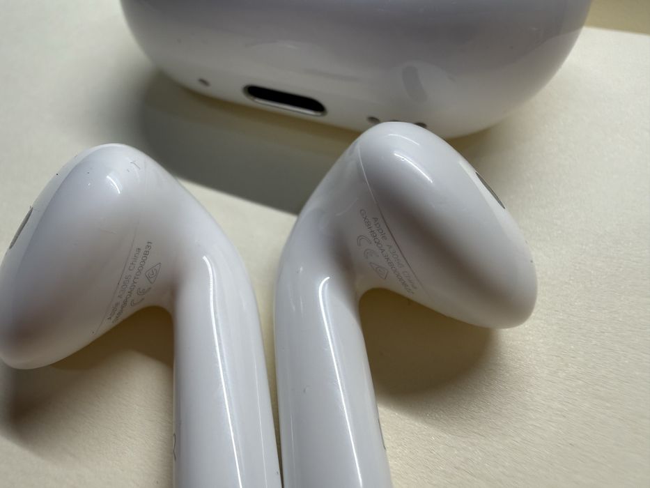 Apple AirPods 4 ANC офіційні б/у