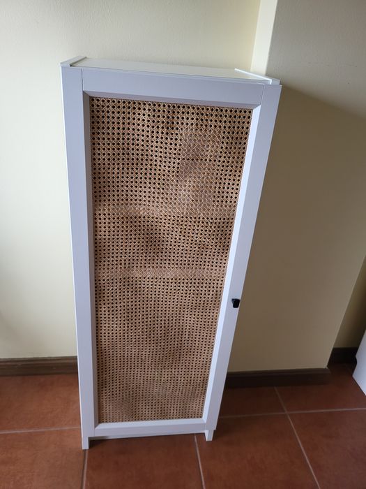 Estante Billy com porta