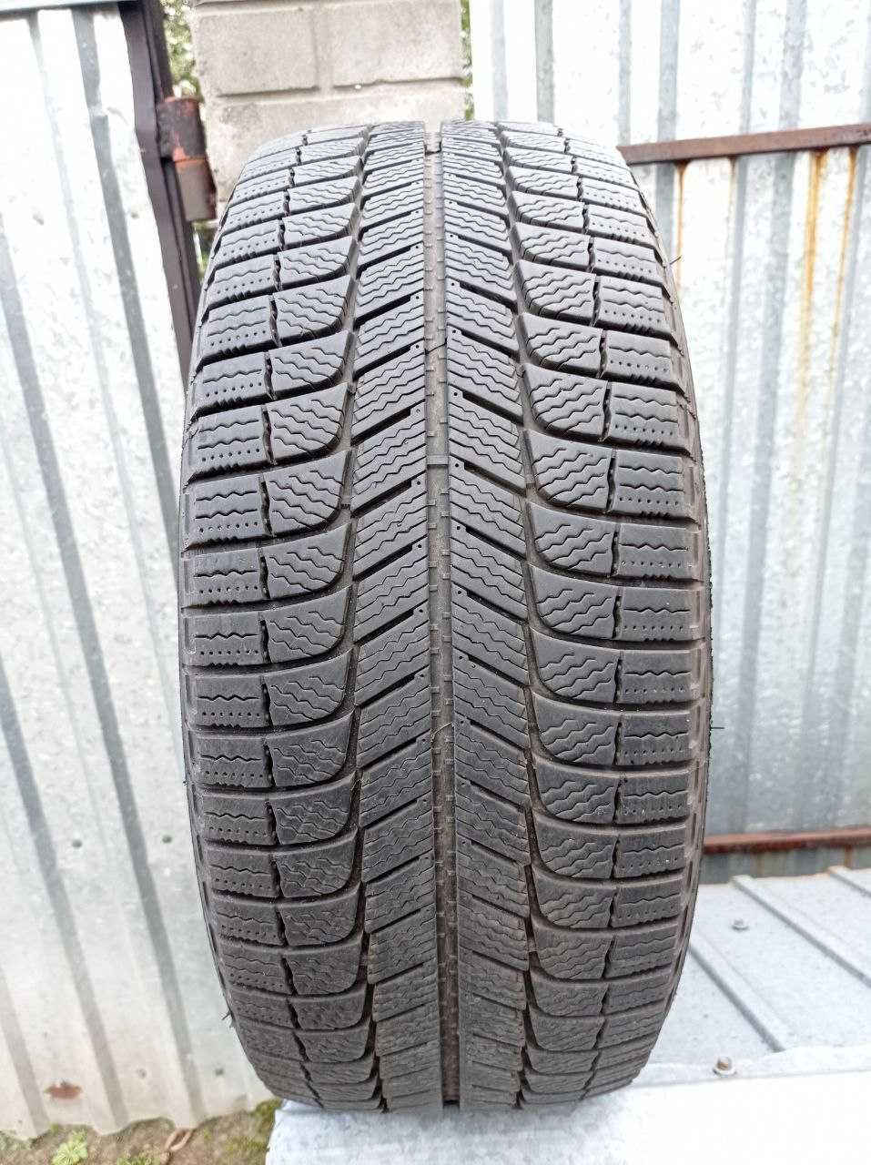 Резина M+S MICHELIN 235/45 R18: 2 500 грн. - Автошини Львів на Olx