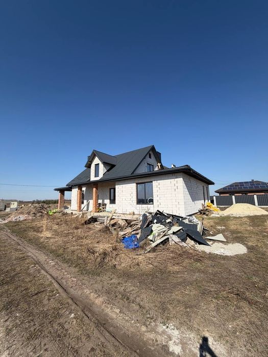 Продаж будинку з чорновим ремонтом з ділянкою 14 сот с Великий Дорошів