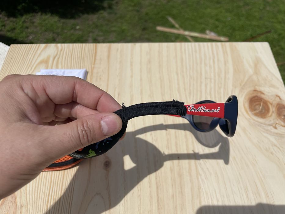 Oculos de sol menino