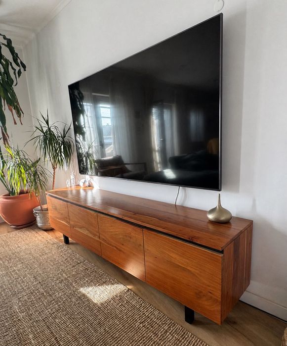 Móvel TV Kave Home Uxue 200cm – Madeira Maciça – Excelente Estado
