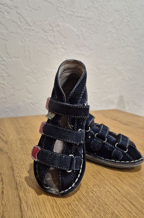 Buty rehabilitacyjno profilaktyczne  Danielki rozmiar 24