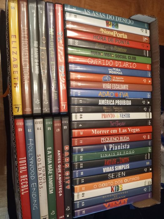 72 DVDs Série Y/Público