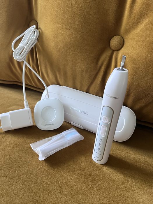Szczoteczka soniczna Smilesonic UP White