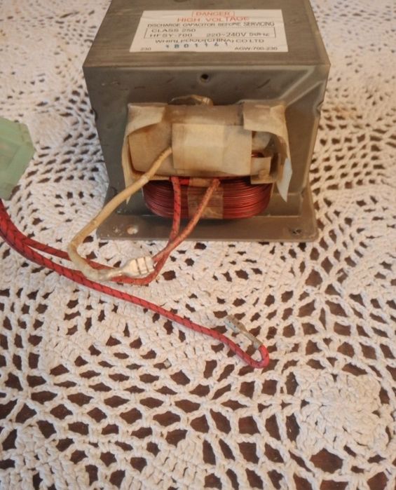 Transformator do kuchenki mikrofalowej 220-240V  50Hz