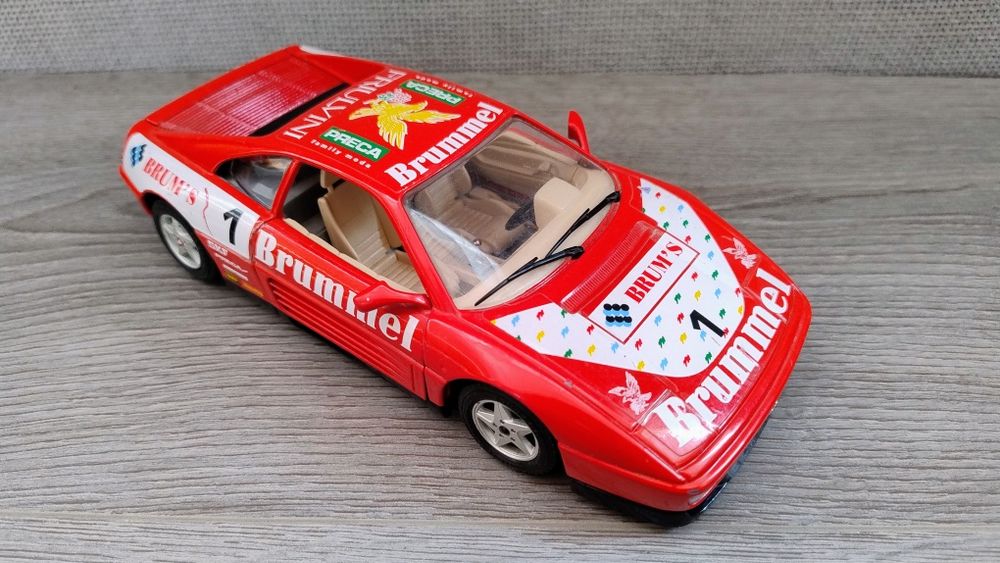 Модель Bburago Ferrari 348 TB в масштабе 1:24
