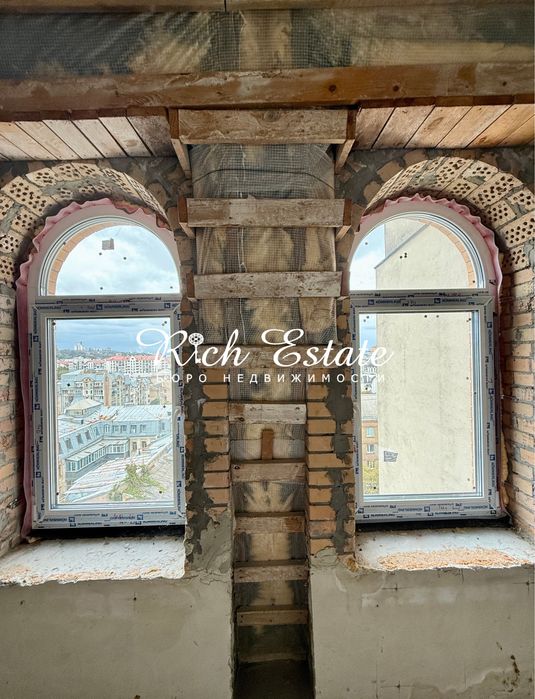 Поділ Видова квартира в клубному будинку Хорива 39/41