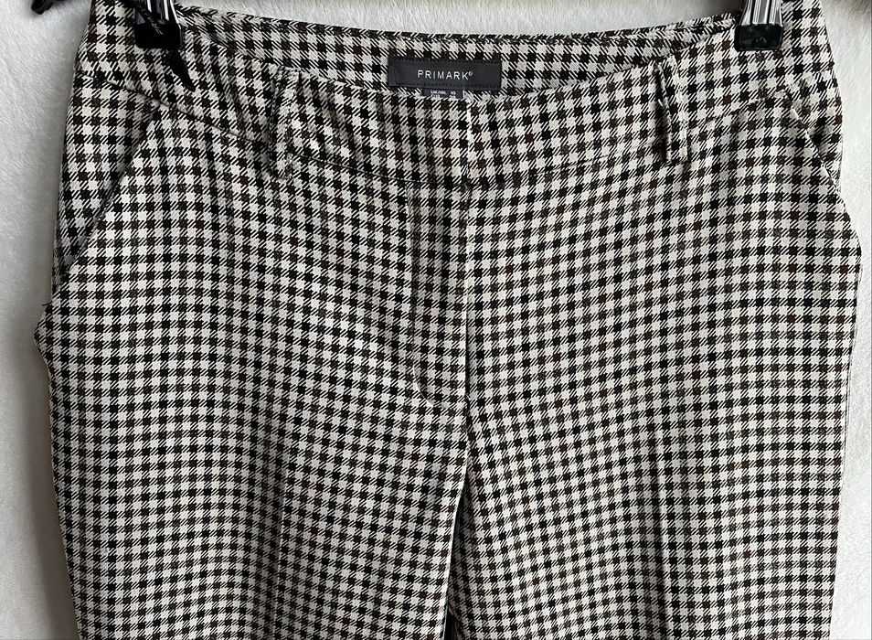 Damskie spodnie w kratkę