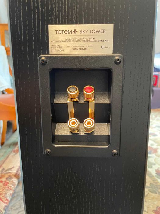 Colunas Totem Sky Tower