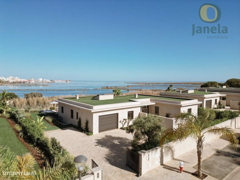 Luxuosa Residência em Faro, frente à Ria Formosa, com Adega, Hamman...