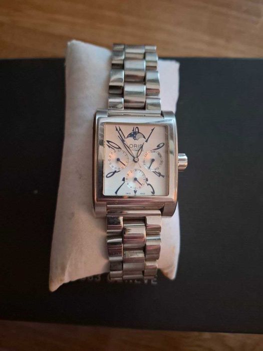 Oris Rectangular Complication (ref: 01 581 7528 4061-07 8 22 68)