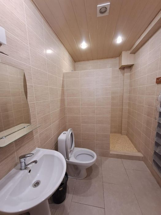 Продам комерційне приміщення 1000 м2 в с. Северинівка.