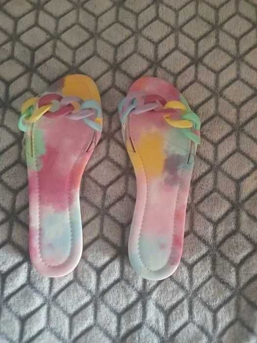Klapki  damskie.