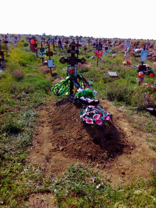 Уборка могил Одесса реставрация. Прибирання могил Одеса