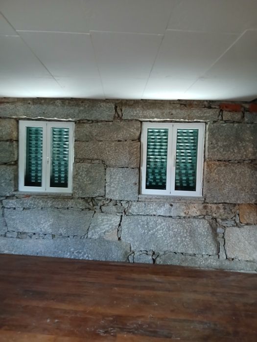 Casa em pedra de 4 frentes em Cidadelha de Aguiar - Vila Pouca de Aguiar