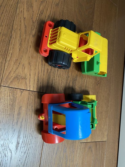 Dwa samochody łatwe do chwytania