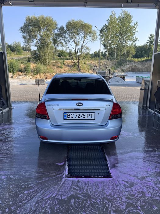 Kia Cerato 2008 Рік