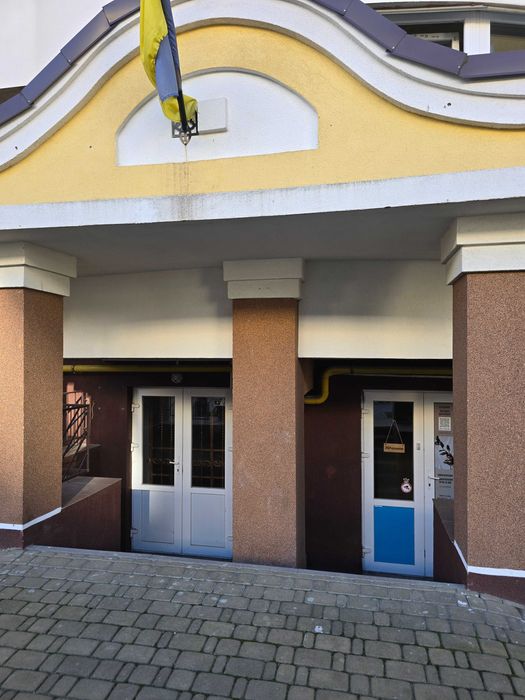 Комерційне приміщення з гарним ремонтом в новому  розвиненому районі!