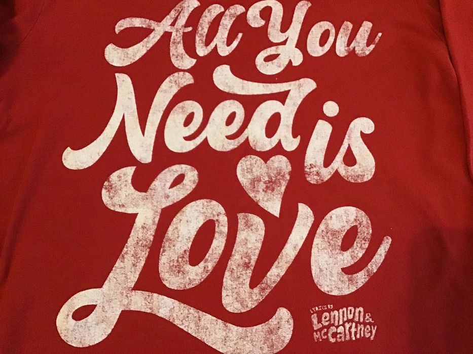 Bluzeczka czerwona  145/152cm You Need is Love u Beatles licencja12/13