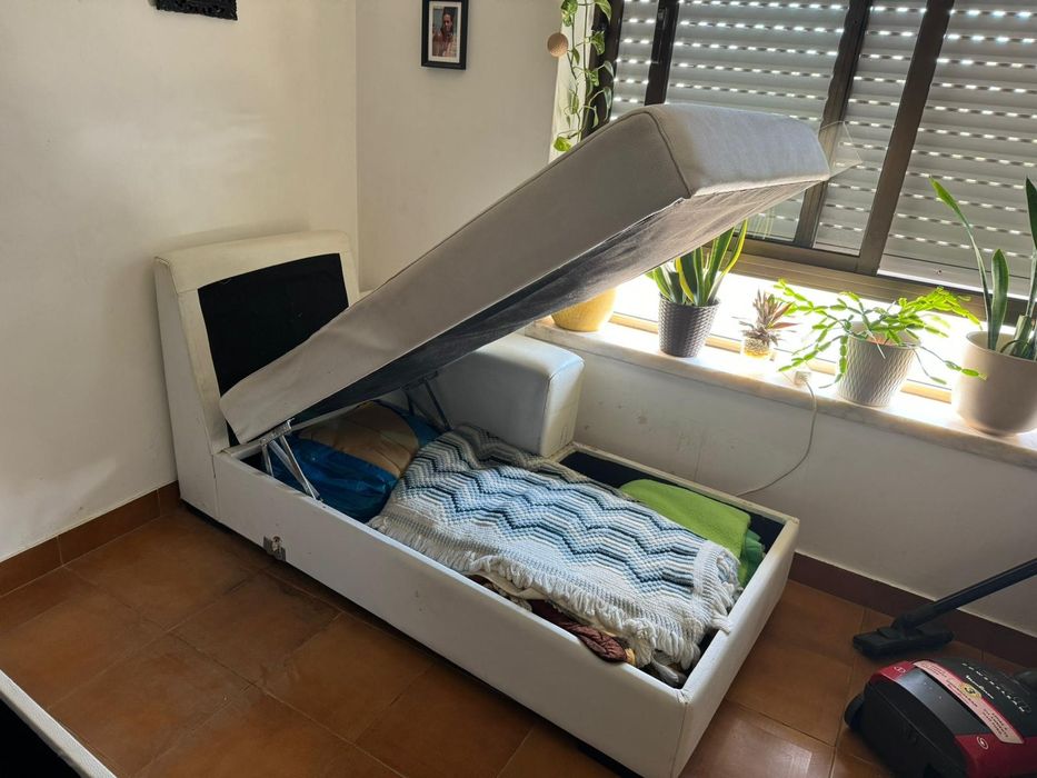 Sofá-cama com arrumação e chaise longue- Napa branca