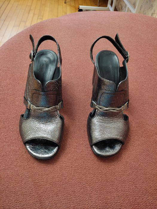 Босоніжки шкіряні