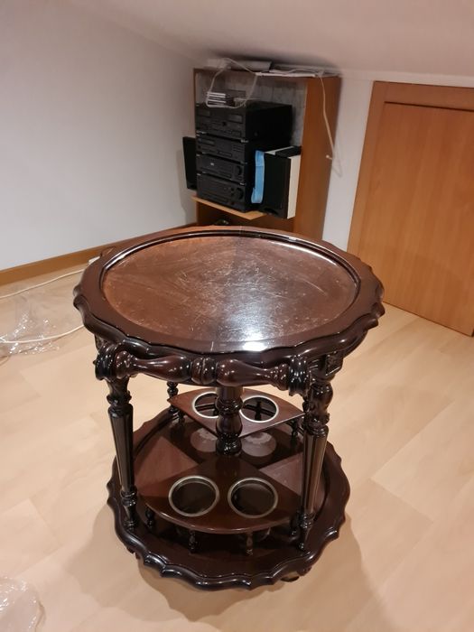 Bar de sala em madeira