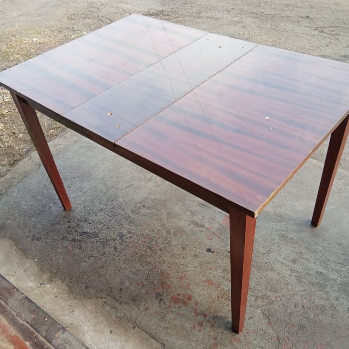 Стіл столовий розкладний