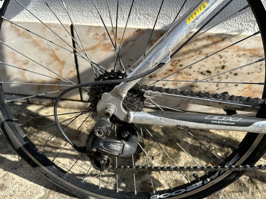 BH supra 500 ( btt com pneu estrada)