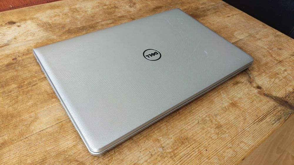 Dell Inspiron 5759