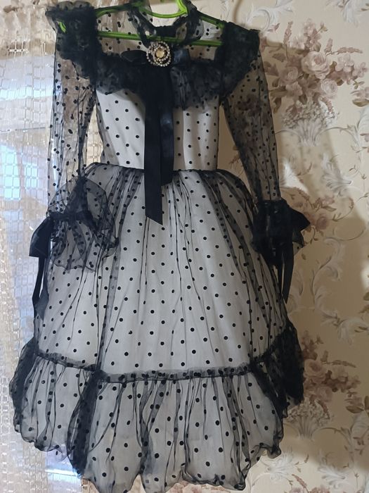 Продаю плаття для дівчинки 6-7років