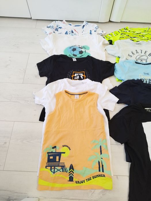 Paka podkoszulki chłopięce 22 sztuki 134 / 140