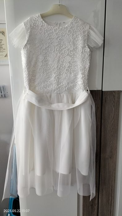 Sprzedam nową sukienkę dla dziewczynki