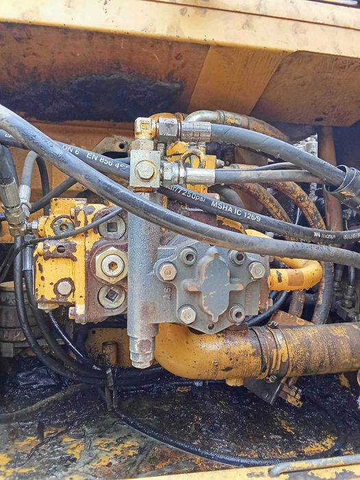 Escavadora Komatsu PC240-6
