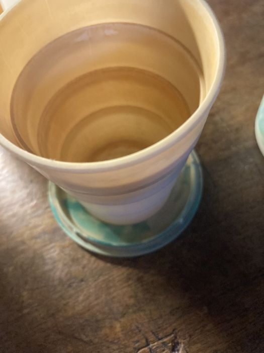 Пластиковий стаканчик складається