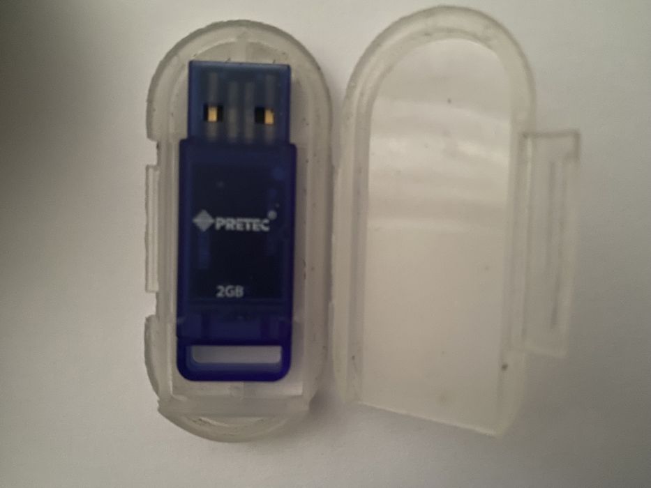 Флешки USB 2GB в чехлах с подсветкой