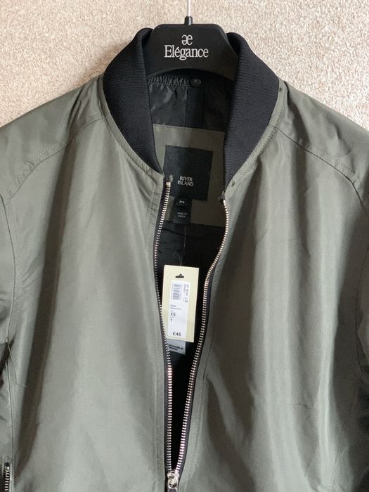 Продам нову легку куртку River Island