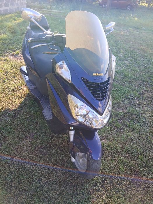 Продам скутер  Daelim s2 125fi