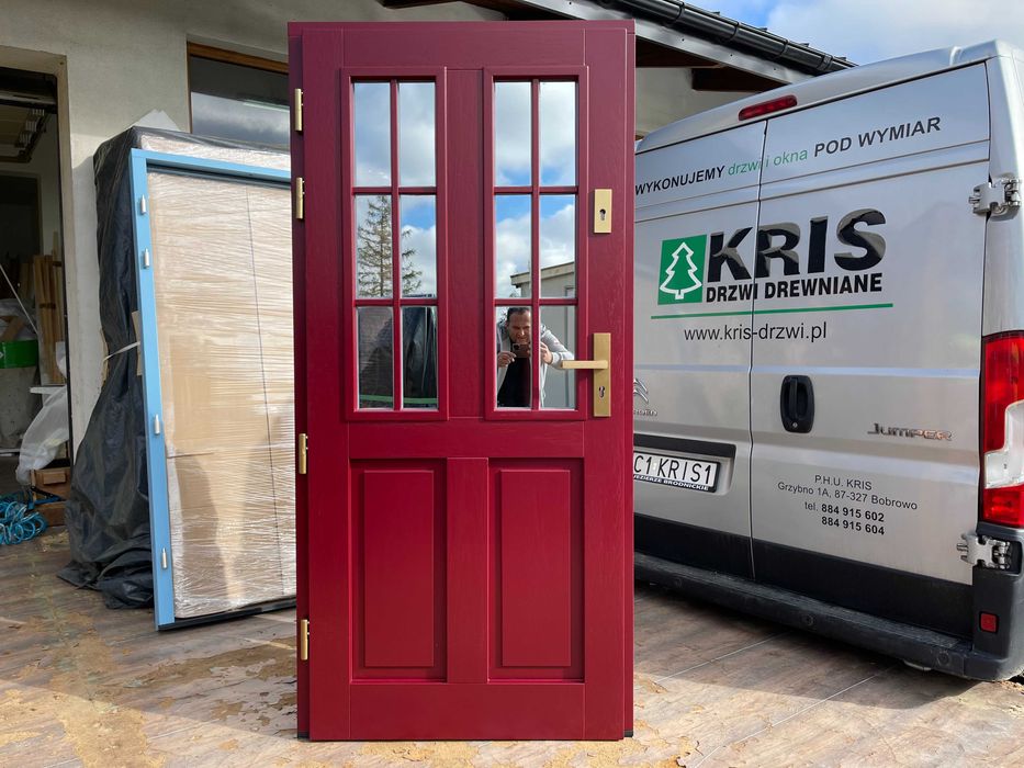 Drzwi drewniane zewnetrzne czerwone  Angielskie  CZYSTE POWIETRZE